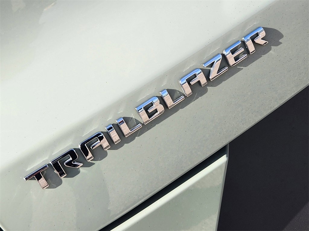 Used 2025 Chevrolet TrailBlazer ACTIV w/ Convenience Package image 11