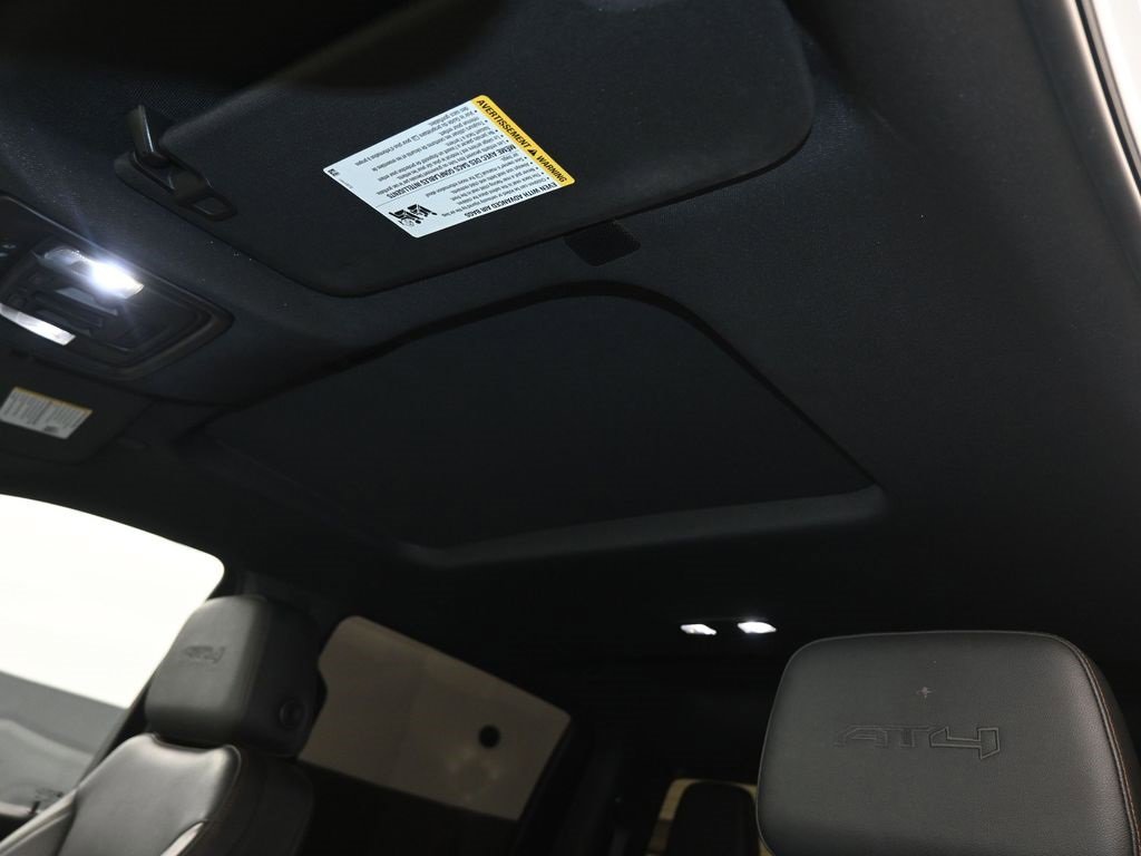 Used 2022 GMC Sierra 1500 AT4 w/ AT4 Premium Package image 2