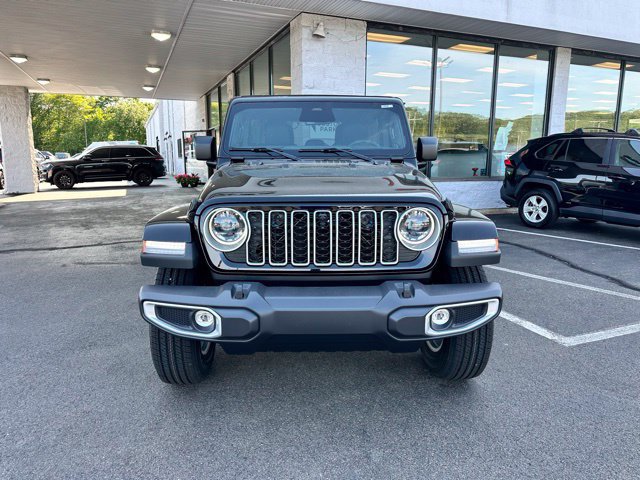Used 2025 Jeep Wrangler Unlimited Sahara AWD/4WD image 2