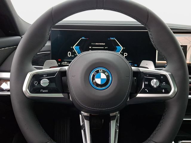 New 2026 BMW 750e xDrive w/ Executive Package image 17