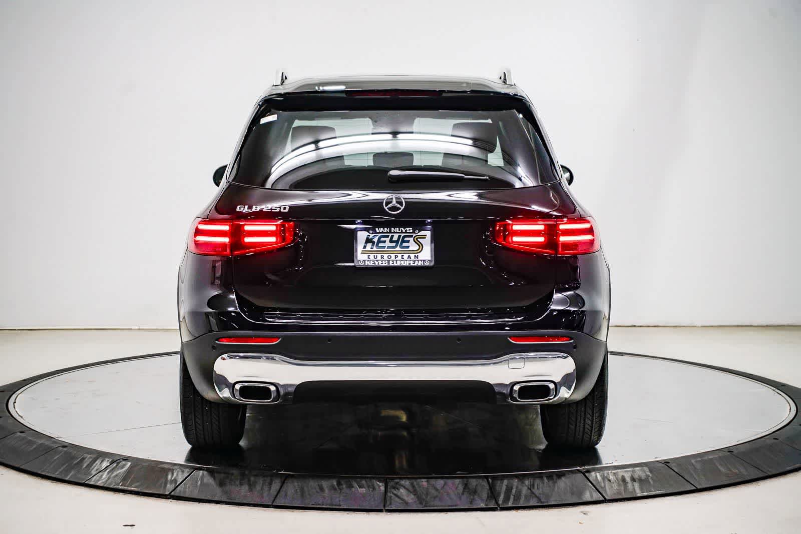Used 2026 Mercedes-Benz GLB 250 image 3