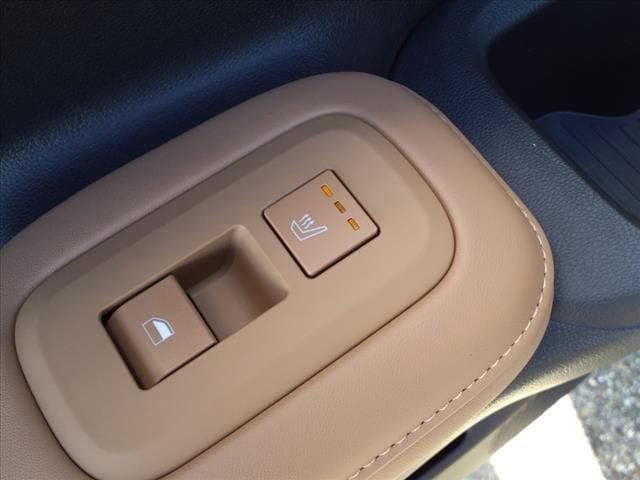 Used 2025 Hyundai Santa Fe Limited image 18