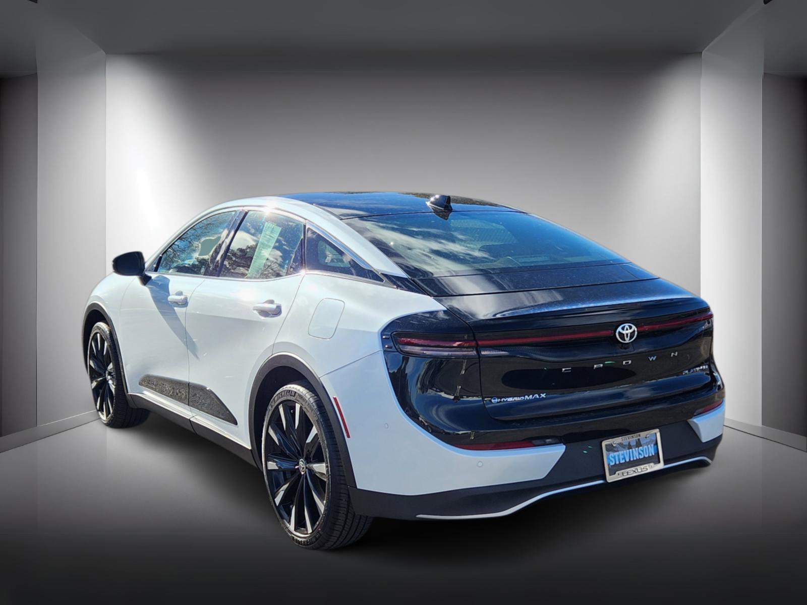 Used 2026 Toyota Crown Platinum image 3