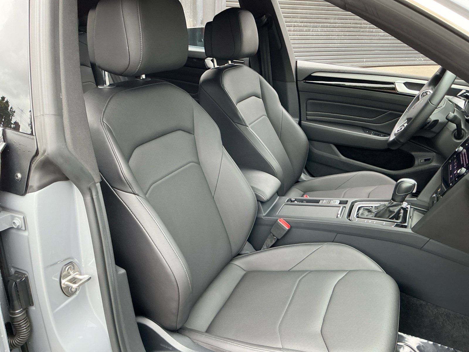 Used 2023 Volkswagen Arteon SE image 21