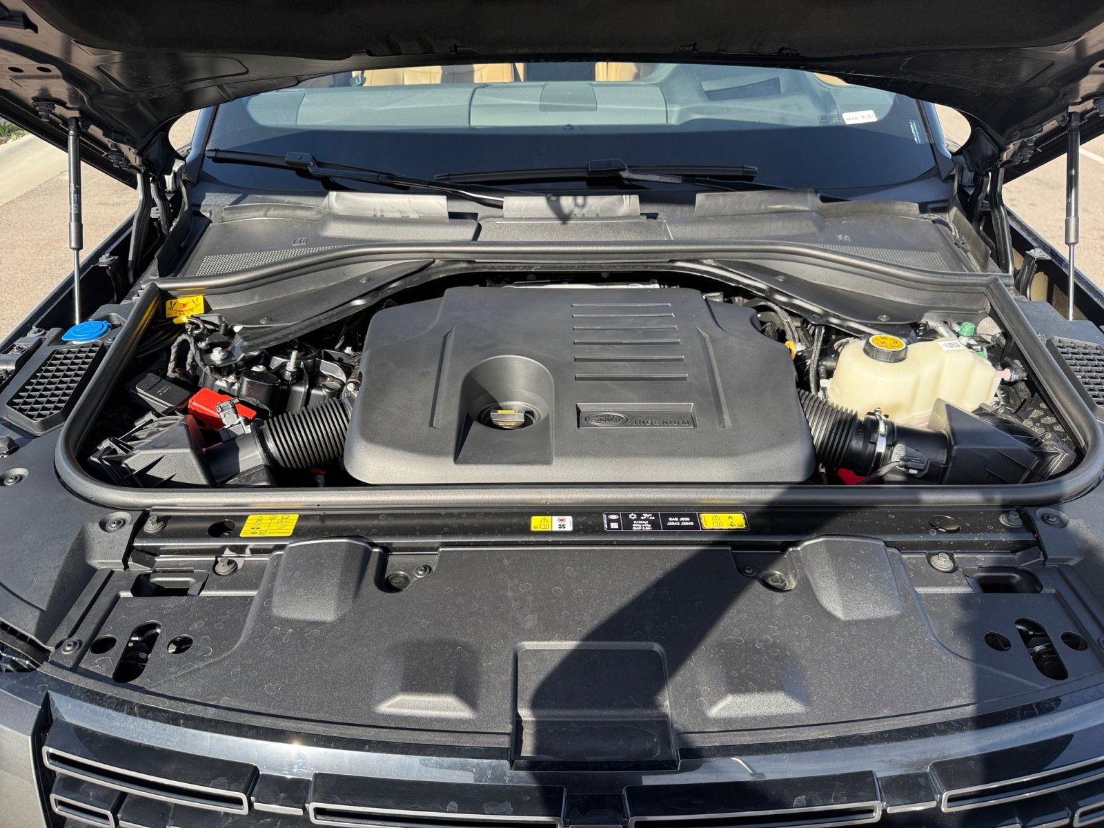 Used 2025 Land Rover Range Rover SE image 21