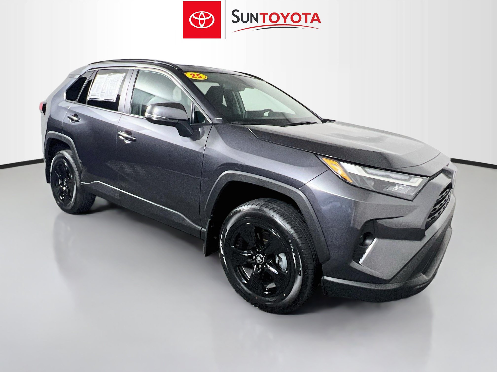Used 2025 Toyota RAV4 XLE w/ Convenience Package FWD image 1