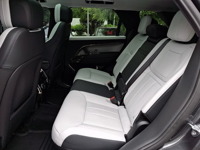 Used 2024 Land Rover Range Rover Sport Dynamic SE AWD/4WD image 10