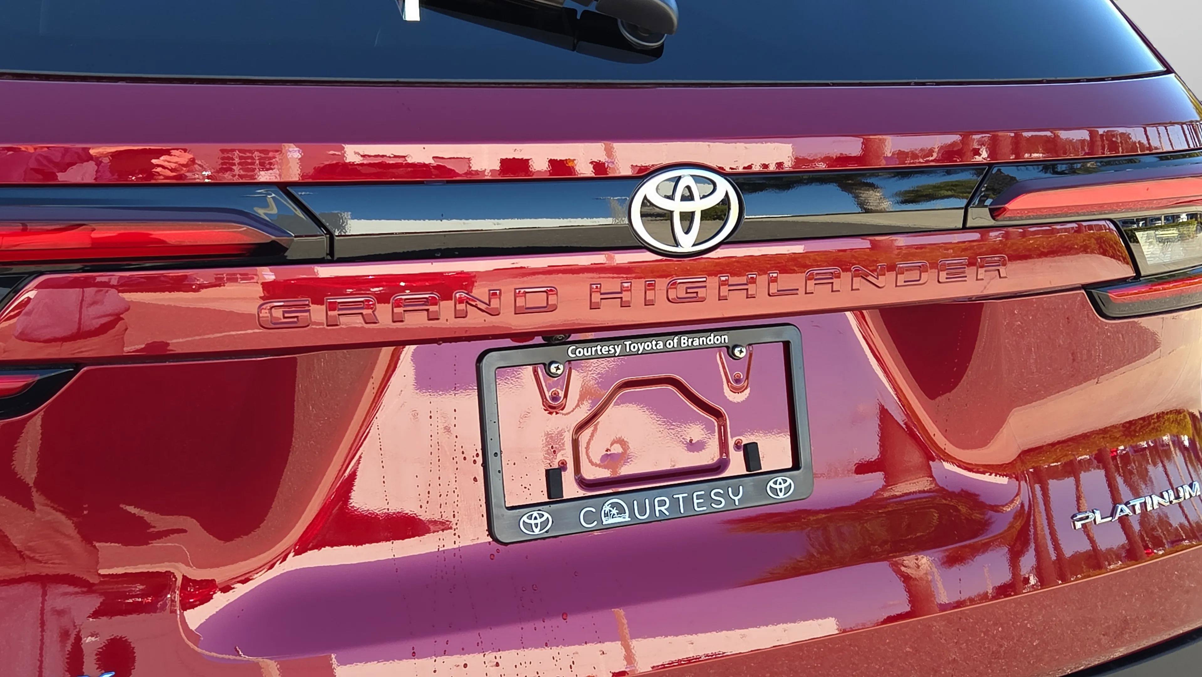 Used 2025 Toyota Grand Highlander AWD Hybrid image 34