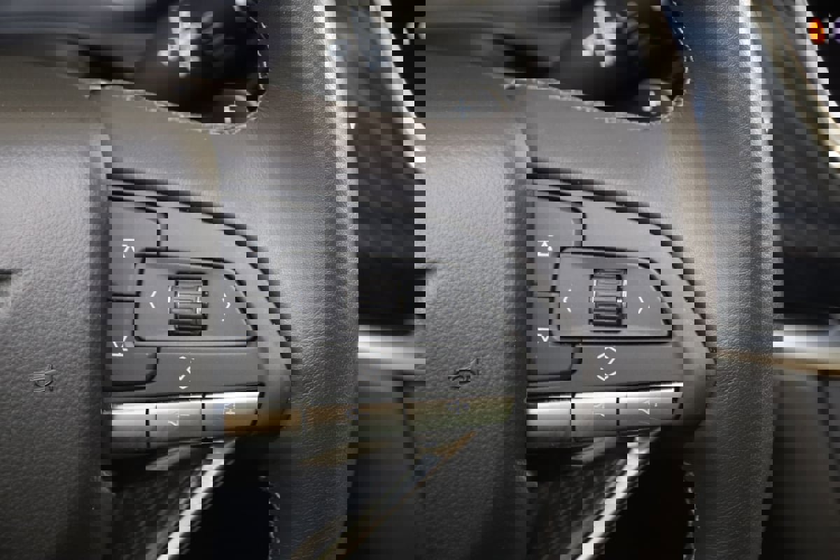 Used 2024 Cadillac XT6 Premium Luxury w/ LPO, Floor Liner Package AWD/4WD image 37