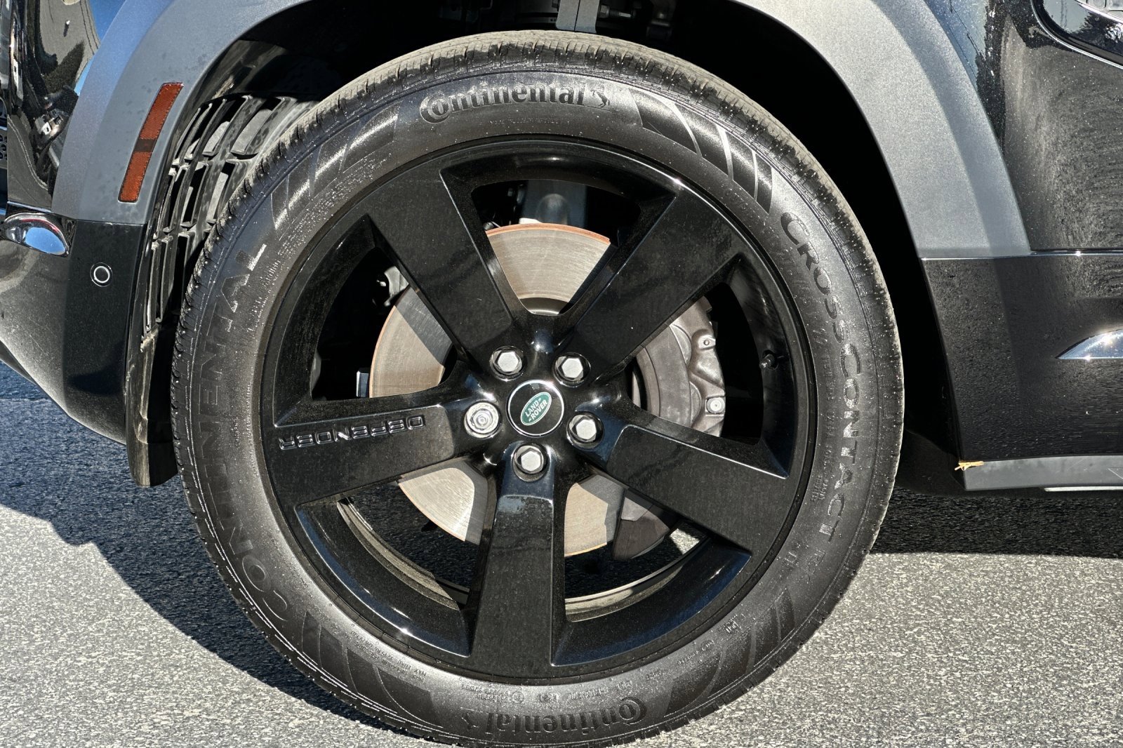 Used 2023 Land Rover Defender 130 X-Dynamic SE image 24