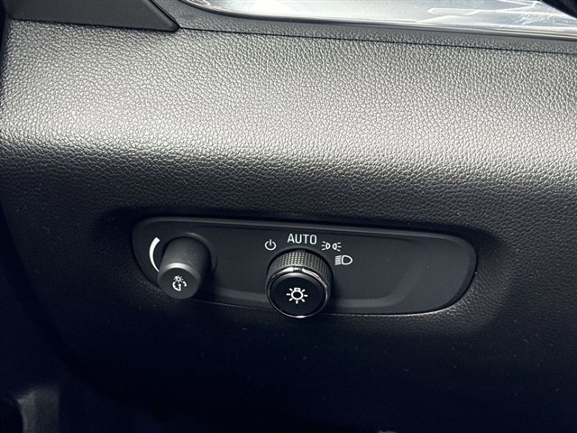 Certified 2023 Chevrolet Traverse LT image 17