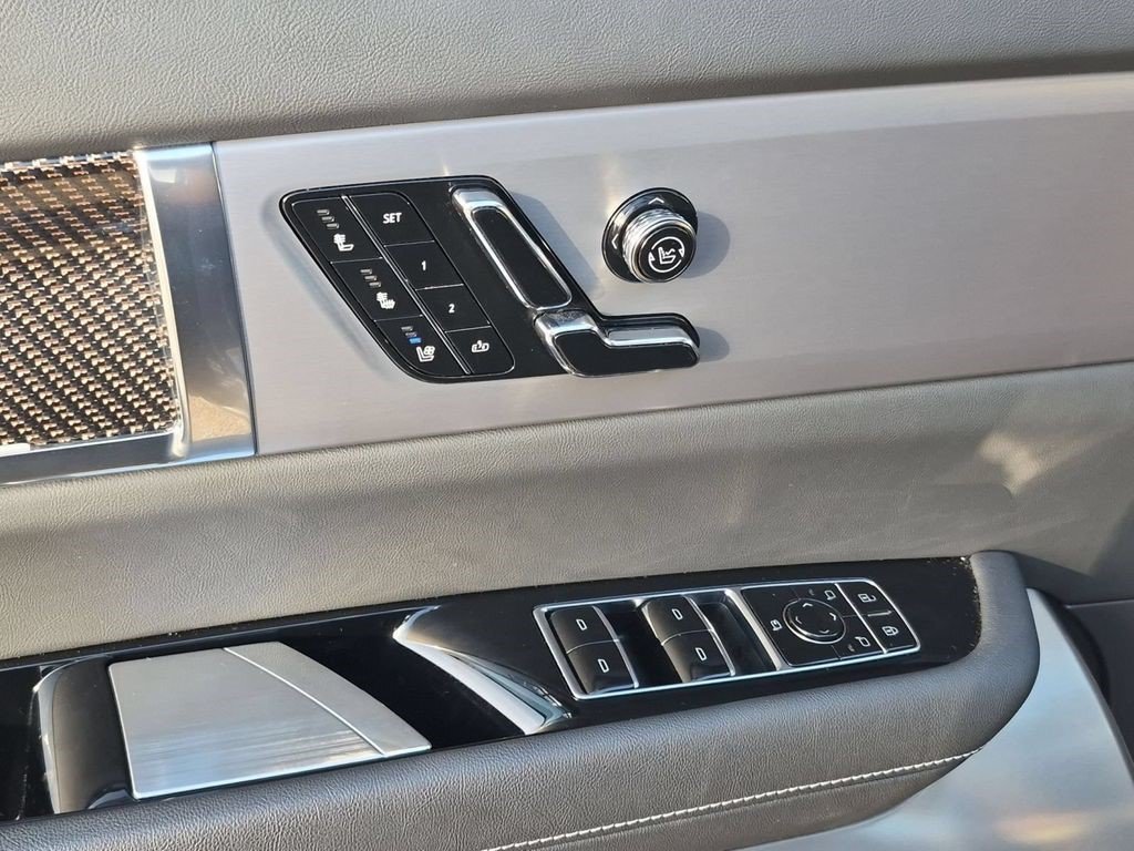 Certified 2026 Cadillac Vistiq Luxury AWD/4WD image 20