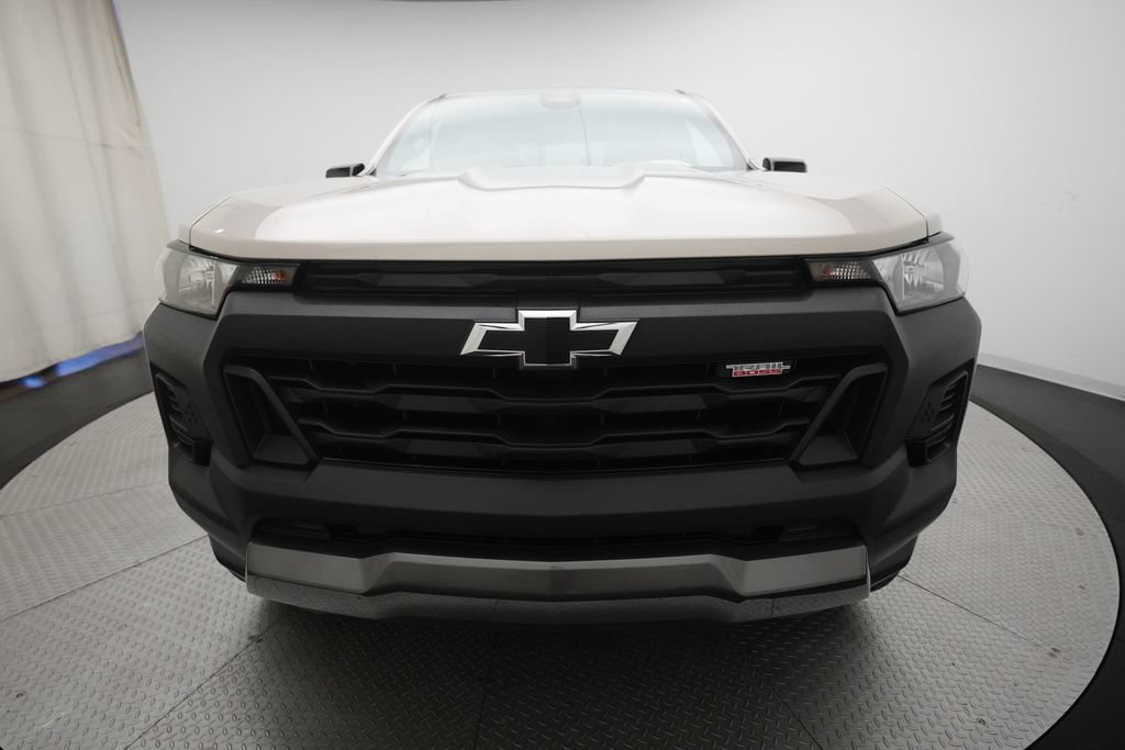 Used 2026 Chevrolet Colorado Trail Boss AWD/4WD image 2