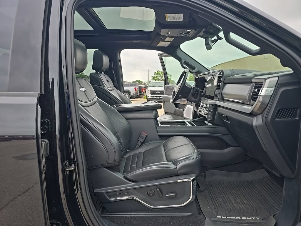 Used 2025 Ford F450 Platinum AWD/4WD image 19