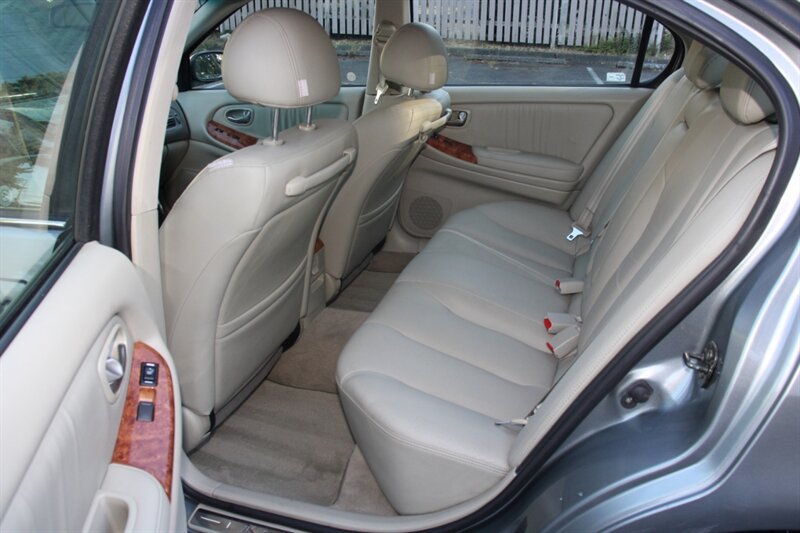 Used 2003 INFINITI I35 w/ Sunroof & Sunshade Pkg FWD image 14
