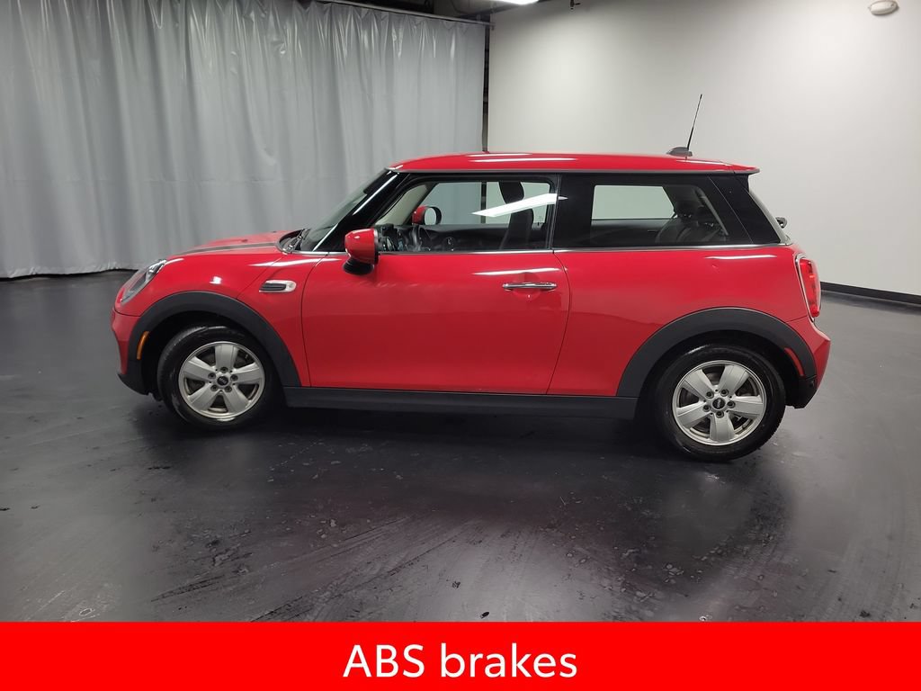 Used 2021 MINI Cooper 2-Door Hardtop FWD image 5