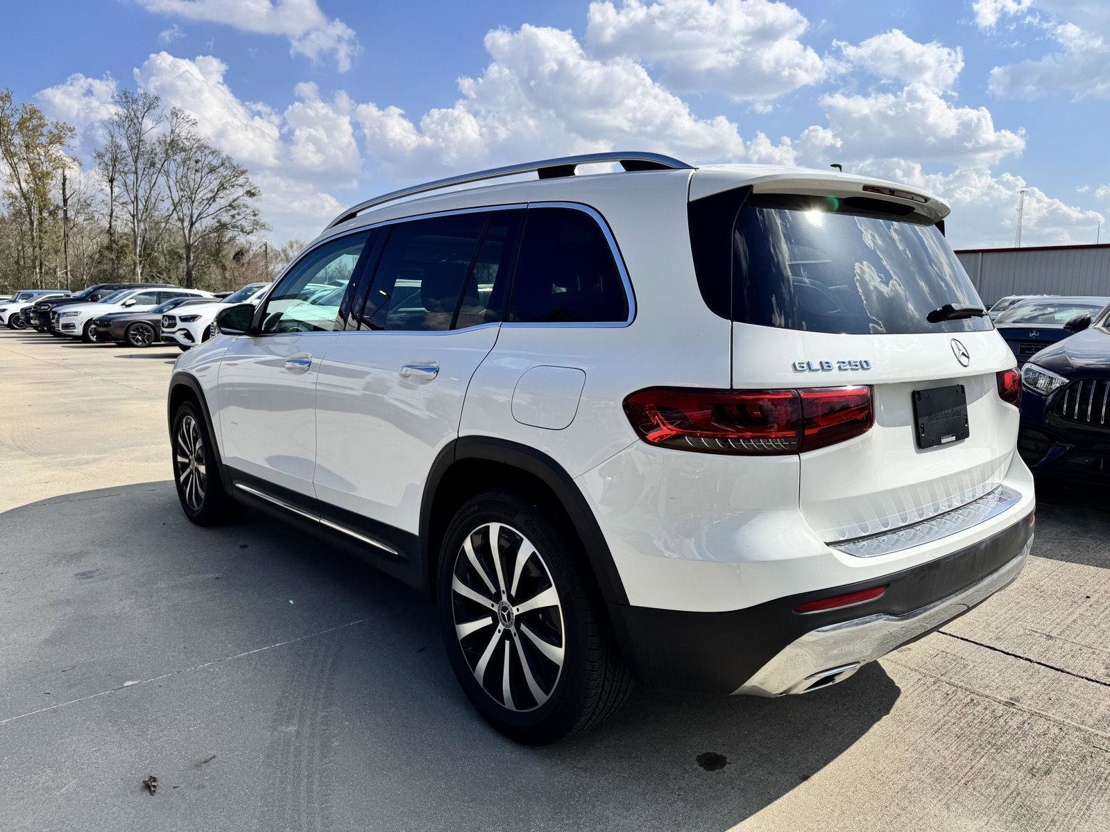 Certified 2022 Mercedes-Benz GLB 250 w/ Premium Package image 20