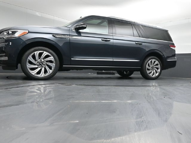 Certified 2024 Lincoln Navigator L Reserve AWD/4WD image 39