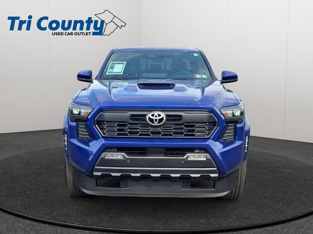 Used 2024 Toyota Tacoma TRD Sport w/ TRD Sport Upgrade Package image 2