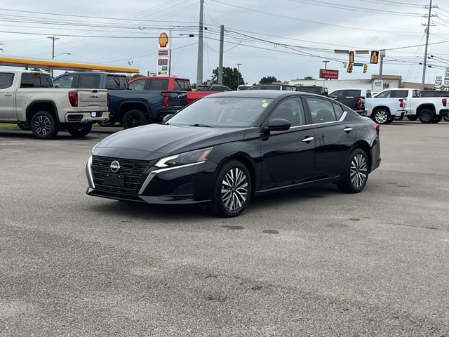 Used 2025 Nissan Altima 2.5 SV FWD image 8