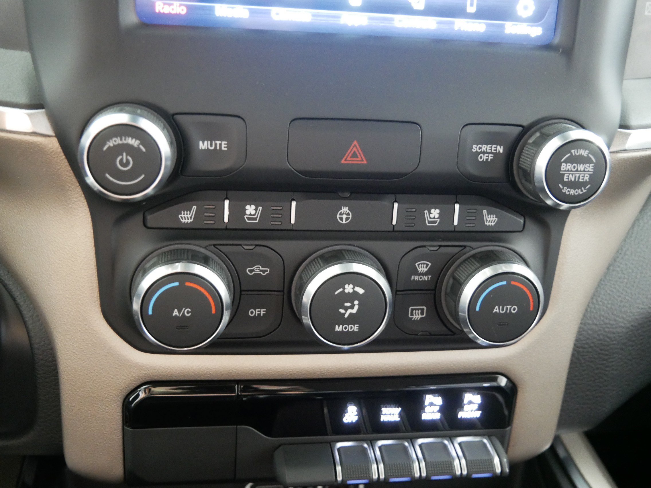 Used 2021 RAM 1500 Laramie AWD/4WD image 23