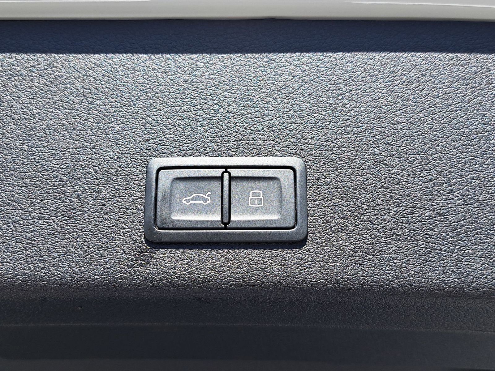 Used 2024 Audi Q8 e-tron Premium AWD/4WD image 13