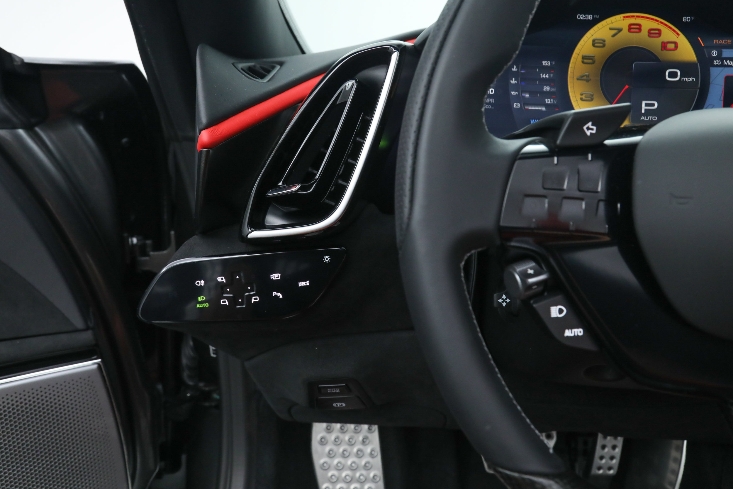 Certified 2025 Ferrari Roma Spider RWD image 38