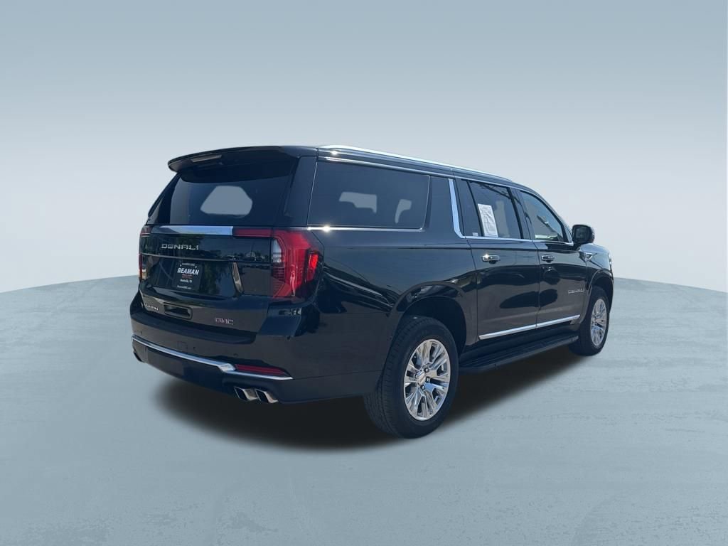 Used 2025 GMC Yukon XL Denali AWD/4WD image 8