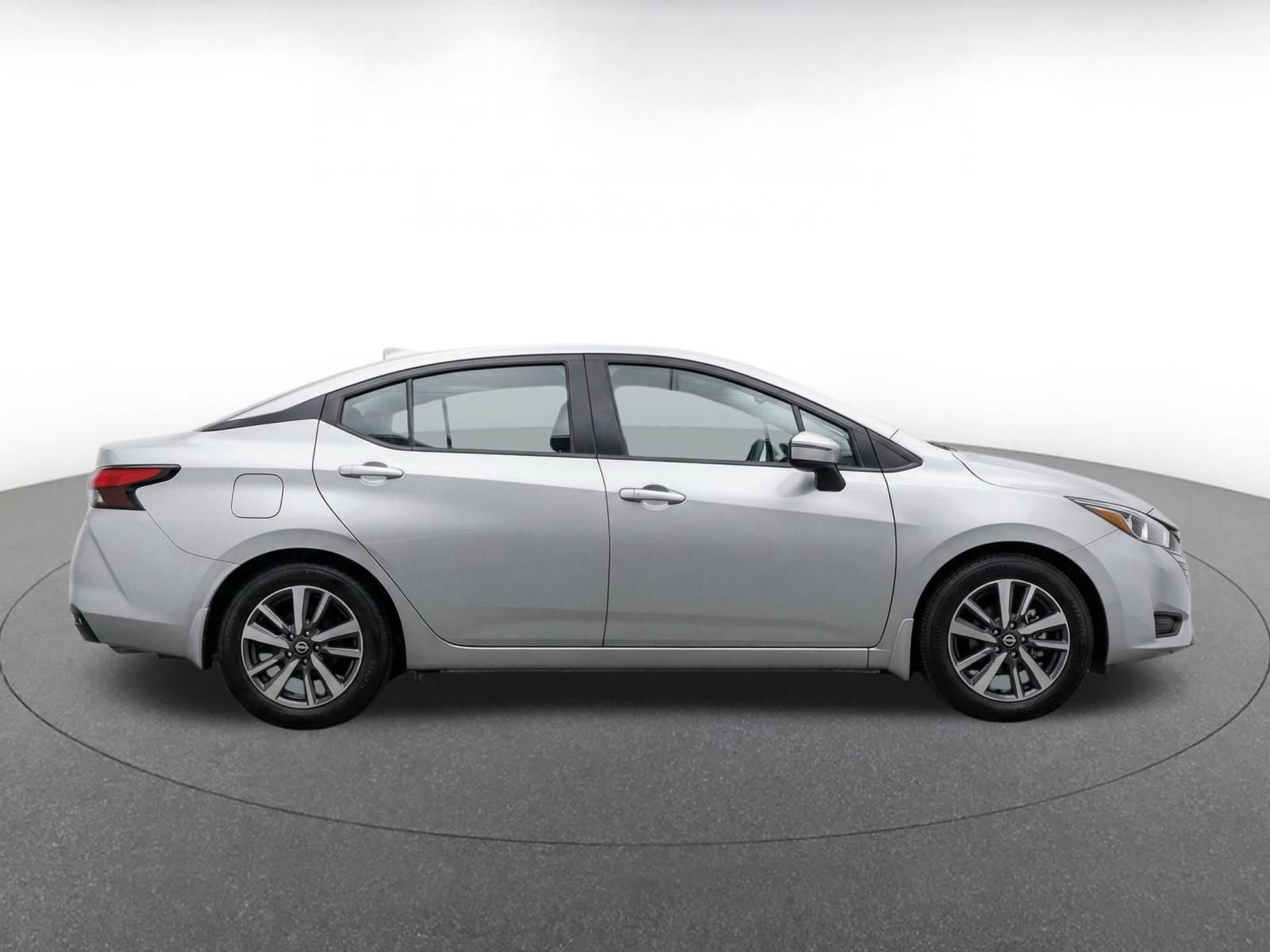 Used 2025 Nissan Versa SV FWD image 10