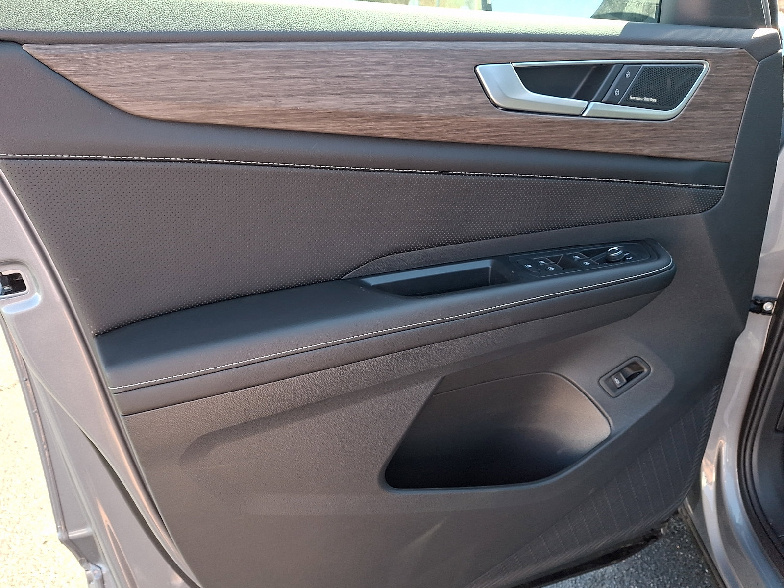 New 2026 Volkswagen Atlas SEL Premium R-Line image 9