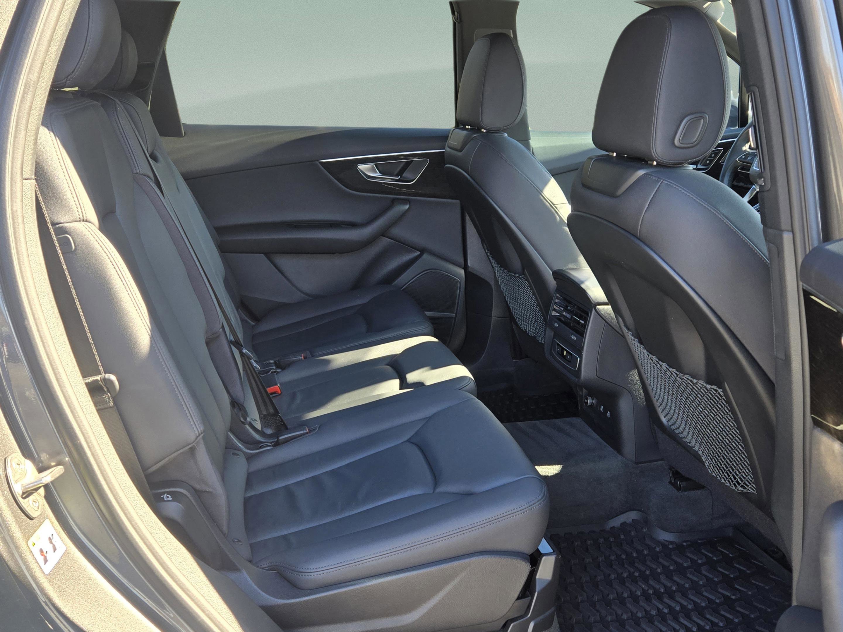 Used 2022 Audi Q7 Premium Plus w/ Premium Plus Package image 18