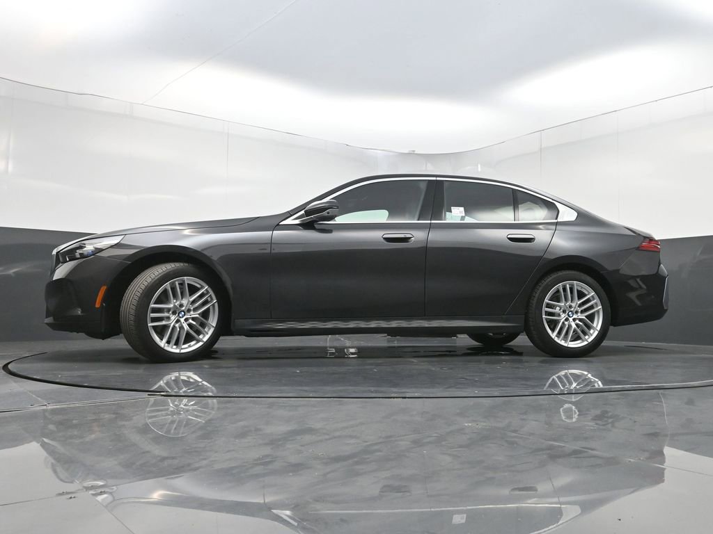 Used 2024 BMW 530i xDrive w/ Premium Package AWD/4WD image 29
