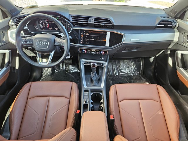 Used 2025 Audi Q3 2.0T Premium image 22