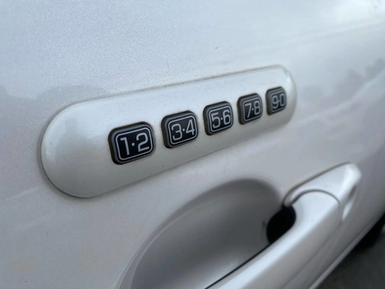 Used 2010 Ford Fusion SEL image 25