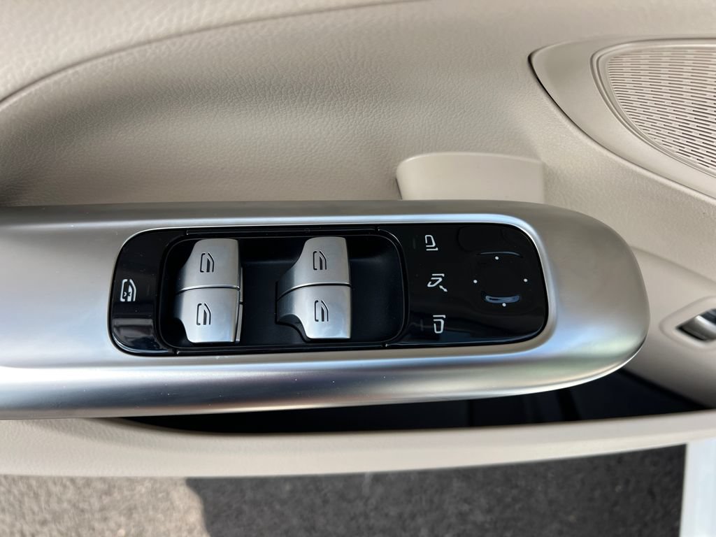 New 2026 Mercedes-Benz C 300 4MATIC Sedan image 11