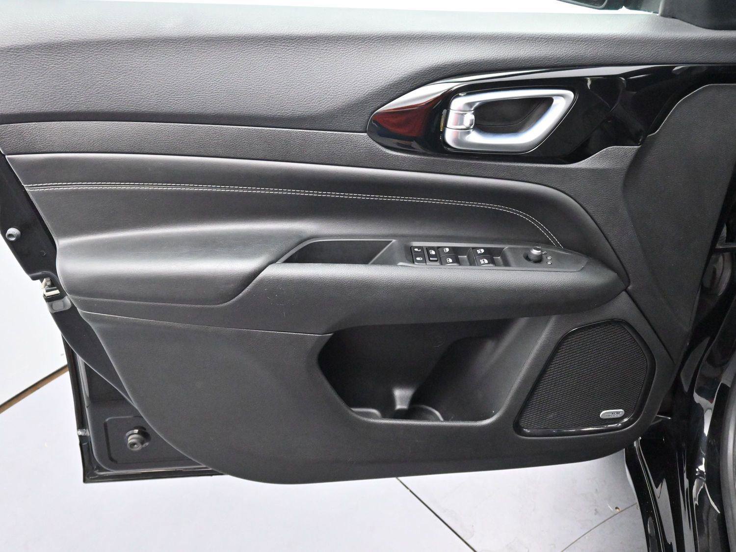Used 2023 Jeep Compass High Altitude image 10
