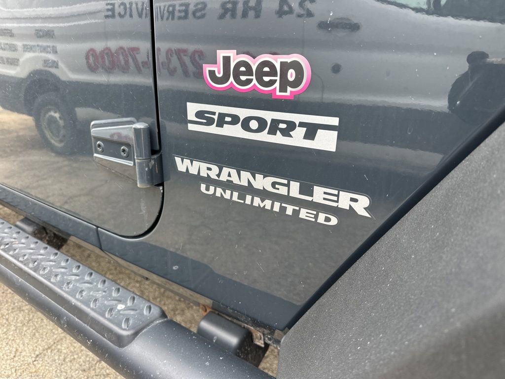 Used 2017 Jeep Wrangler Unlimited Sport w/ Connectivity Group image 9
