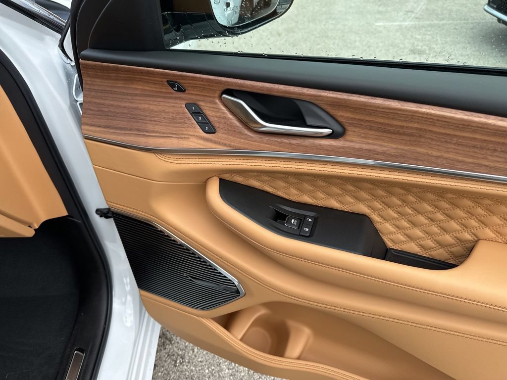 New 2026 Jeep Grand Cherokee Summit AWD/4WD image 12
