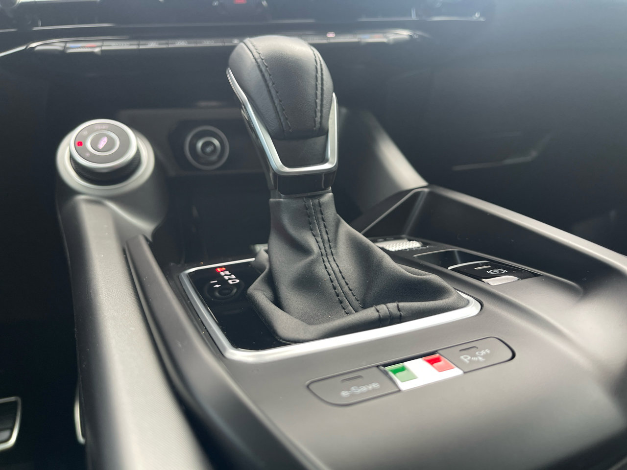 Used 2024 Alfa Romeo Tonale Veloce image 46