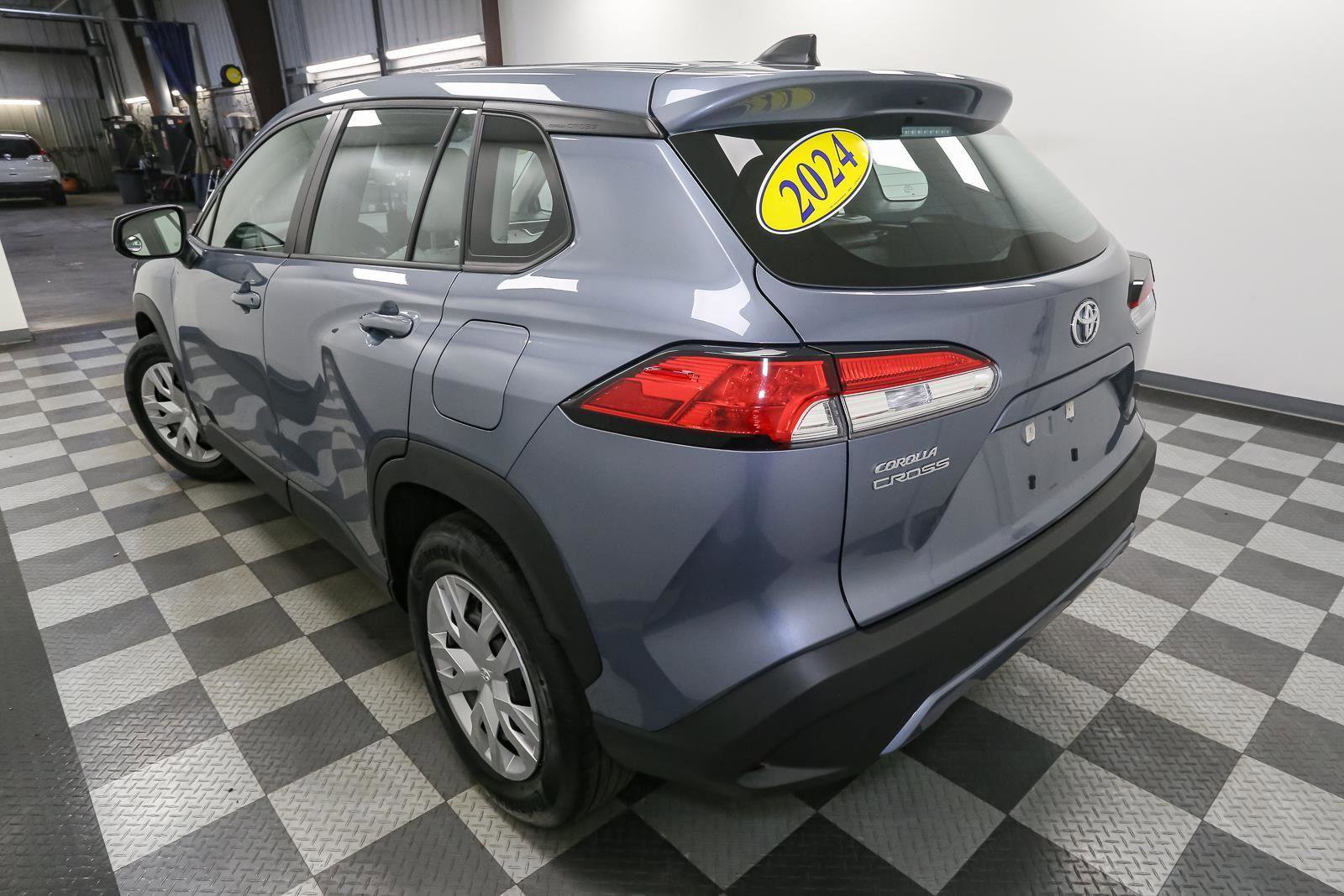 Used 2024 Toyota Corolla Cross L image 9