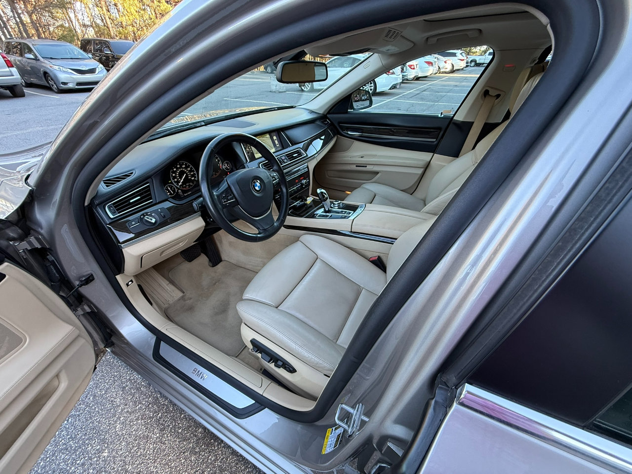 Used 2013 BMW 740Li image 9
