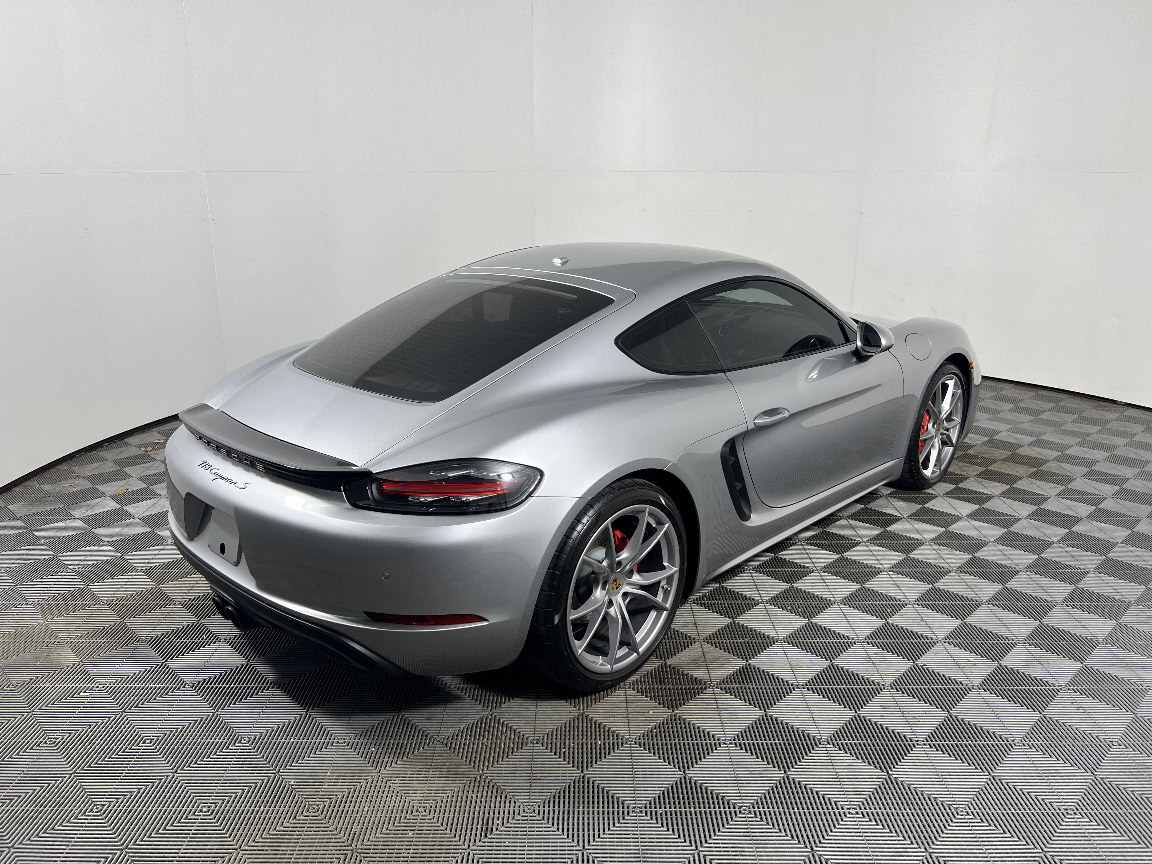 Certified 2018 Porsche 718 Cayman S RWD image 7