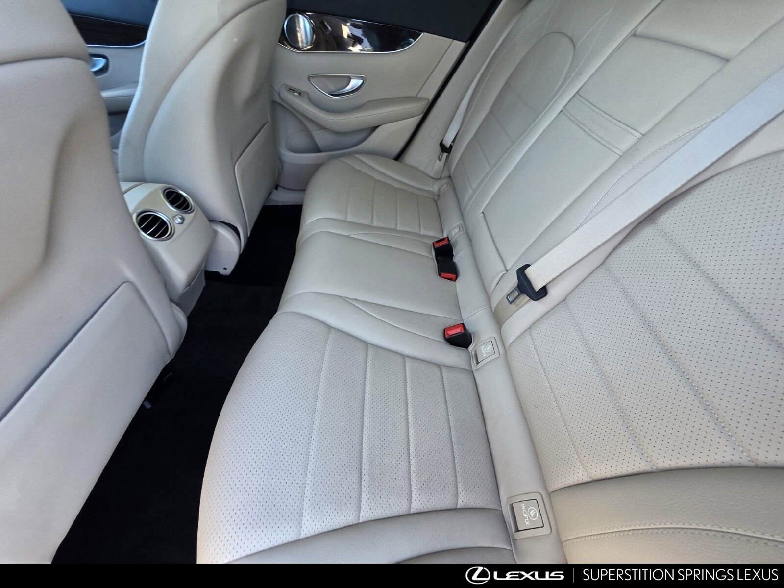 Used 2019 Mercedes-Benz GLC 300 4MATIC image 24