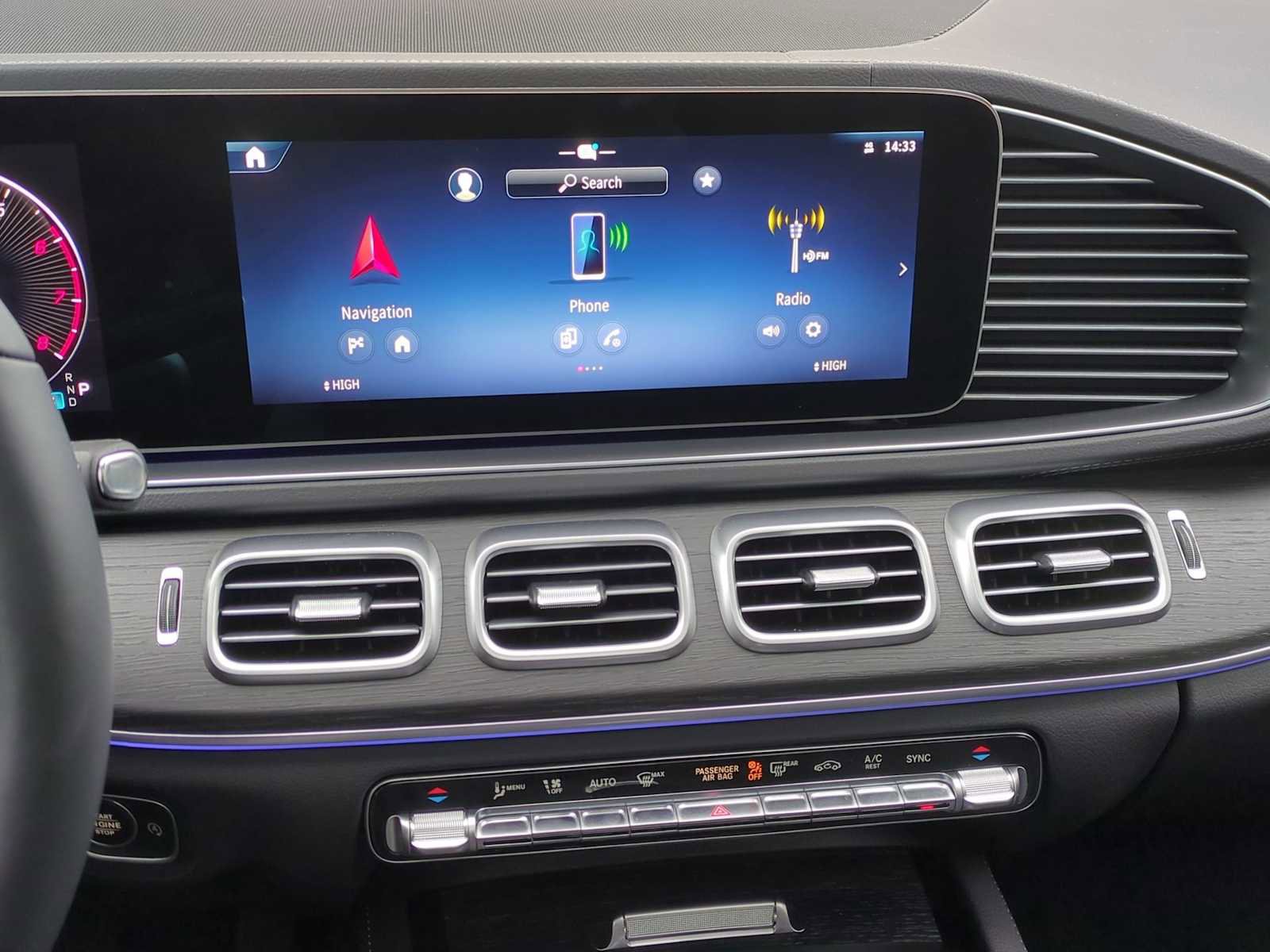 Used 2025 Mercedes-Benz GLS 450 4MATIC image 29