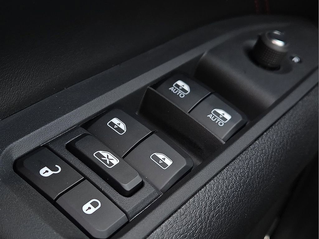 Used 2025 Jeep Compass Trailhawk w/ Sun & Sound Group image 30