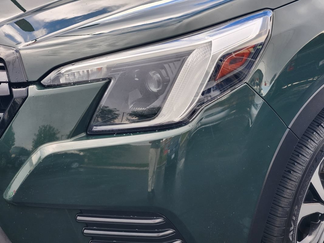Used 2022 Subaru Forester Limited AWD/4WD image 12