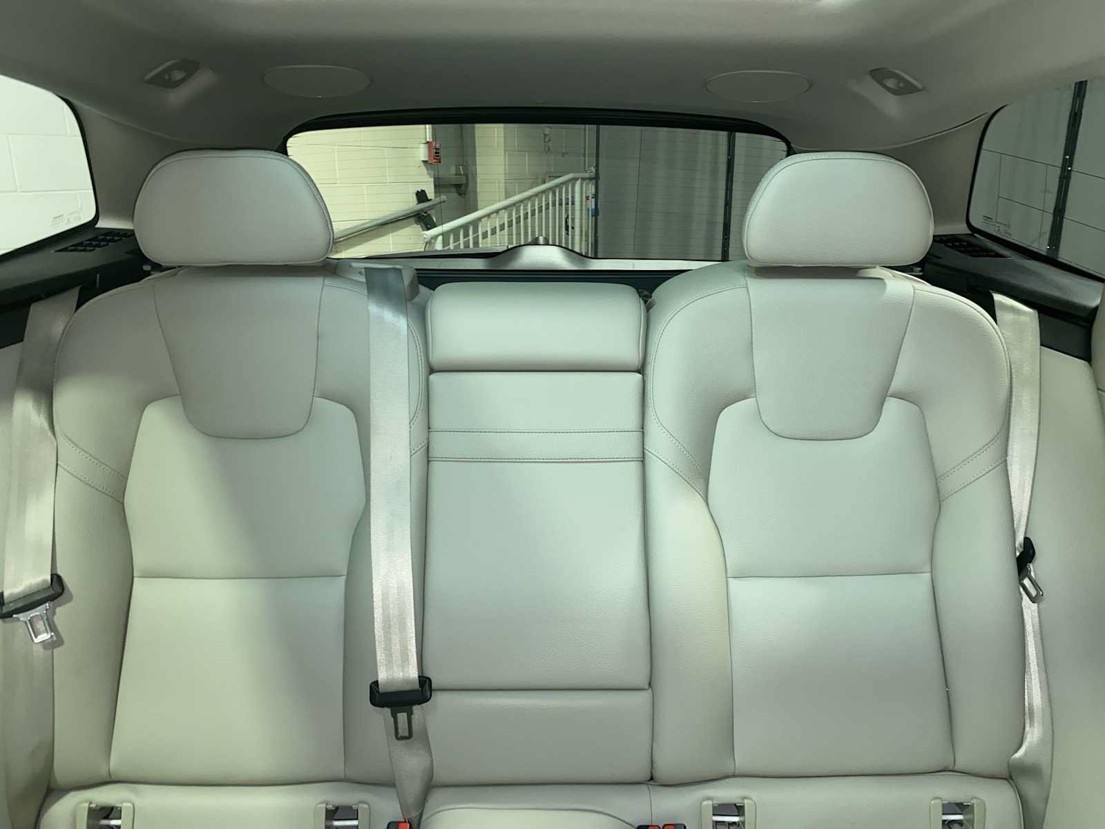 Used 2019 Volvo XC60 T5 Momentum w/ Multimedia Package AWD/4WD image 22