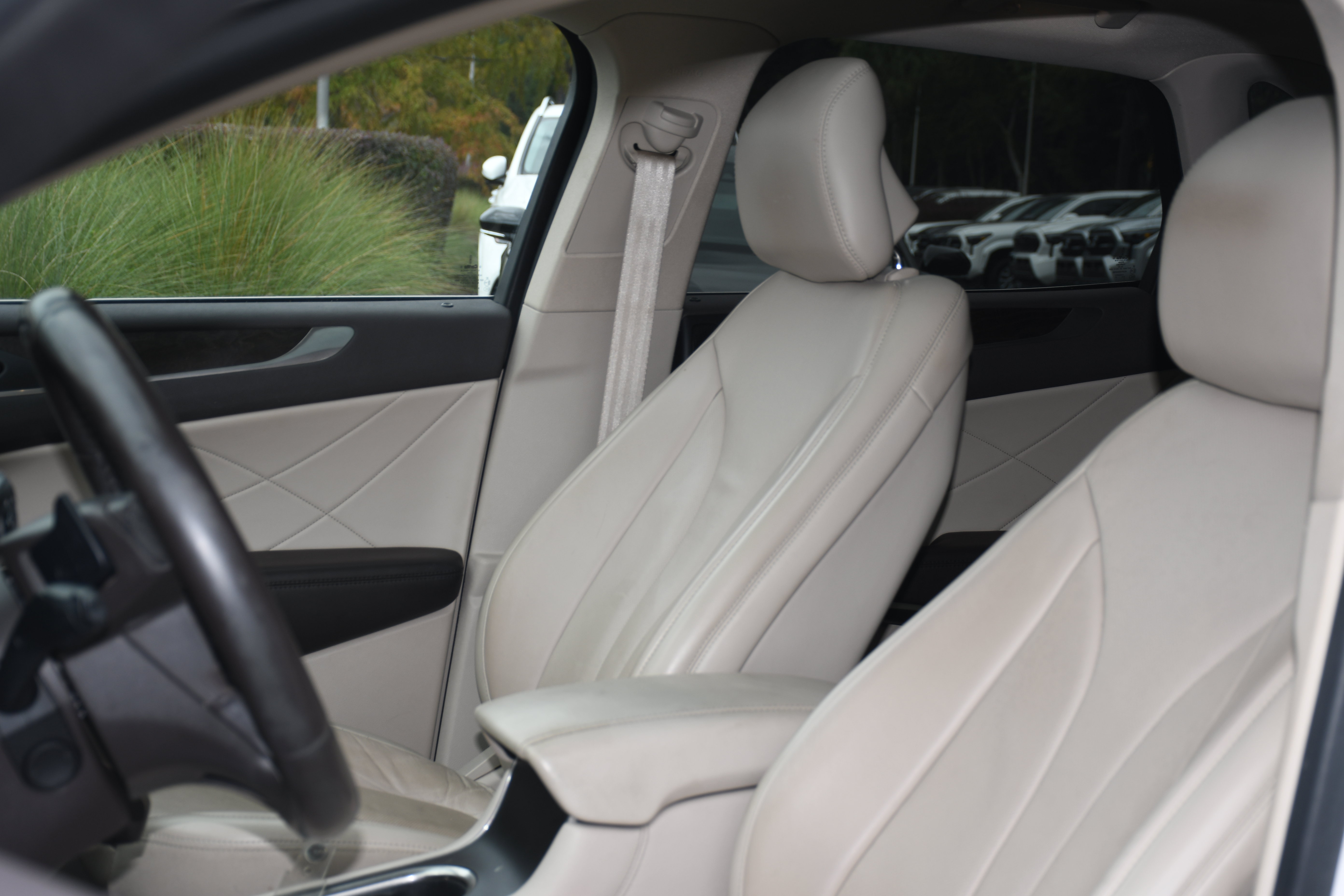 Used 2019 Lincoln MKC Reserve w/ MKC Technology Package FWD image 13