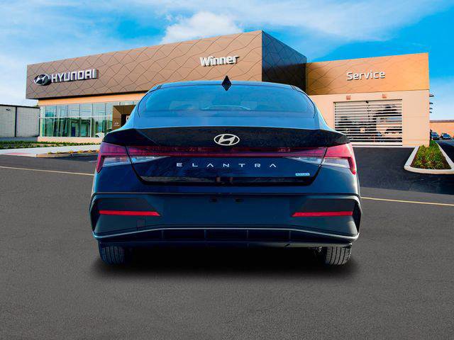 New 2025 Hyundai Elantra Hybrid FWD image 6