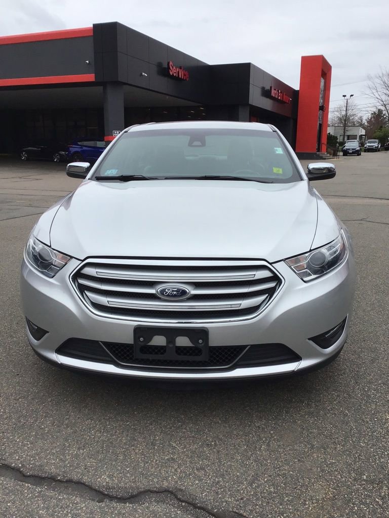 Used 2017 Ford Taurus Limited FWD image 2